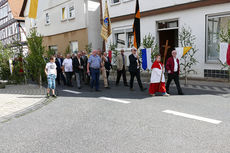 Fronleichnamsprozession durch die Straßen von Naumburg (Foto: Karl-Franz Thiede)